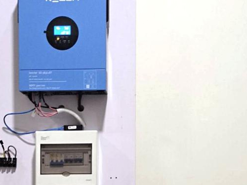 光伏板55OOW +5KW离网逆变器+10KWH锂电池构建家庭光储一体化系统